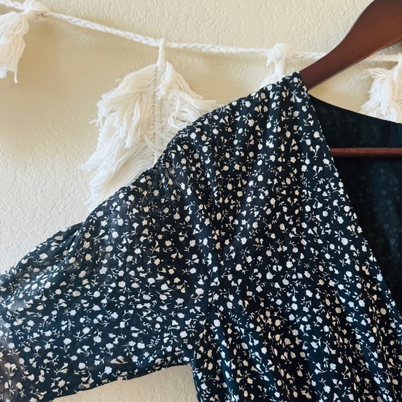 Storia | Floral Ruffle Romper - Picture 5 of 7